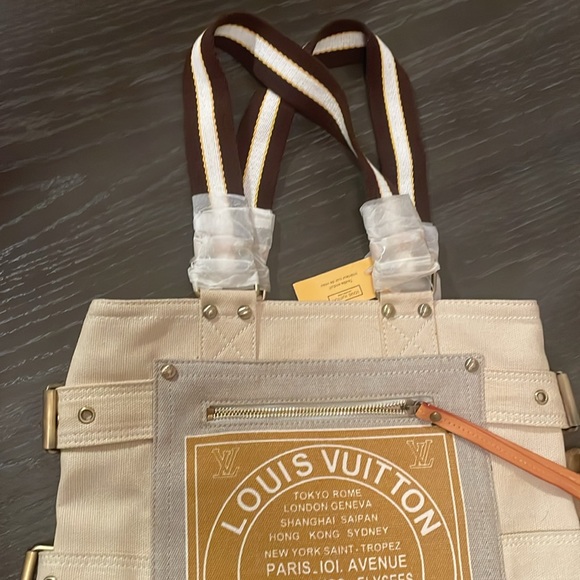 Louis Vuitton Globe Shopper Cabas PM Tote Bag
NWT - Picture 6 of 15